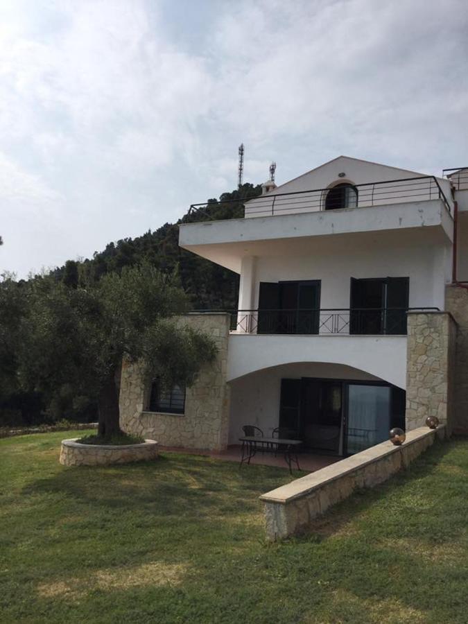 Villa Kalandra Екстериор снимка